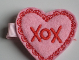 Red/Pink XOXO heart Clippie